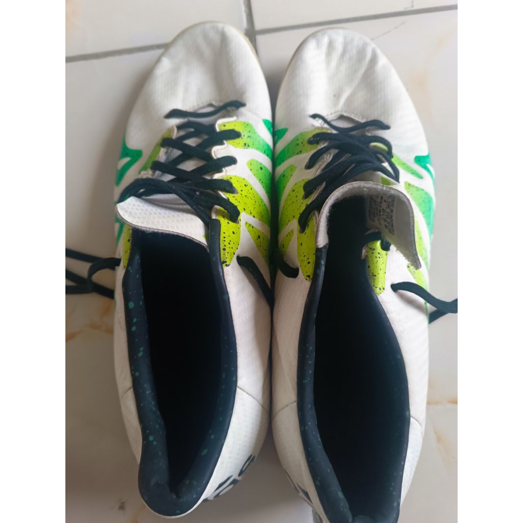 sepatu second futsal