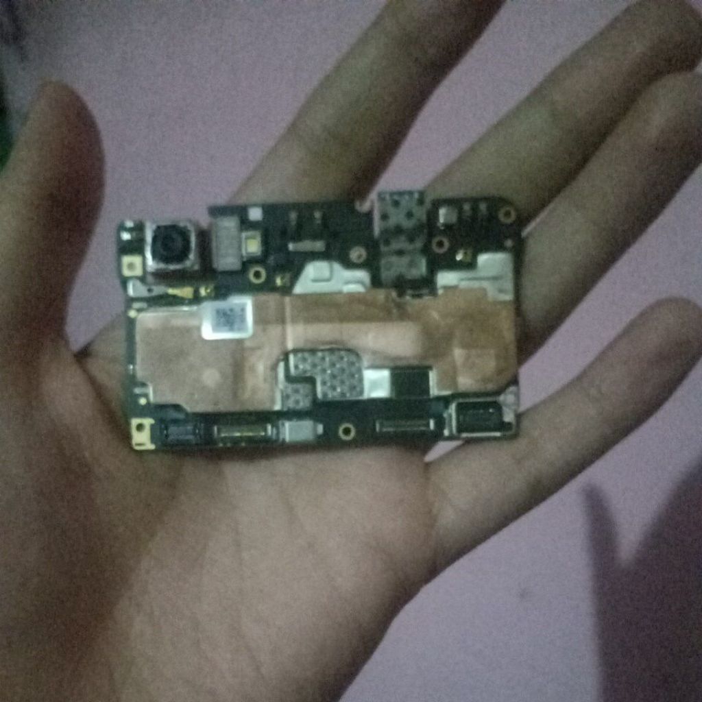 Mesin Oppo f5  nyala Normal Ram 4/32