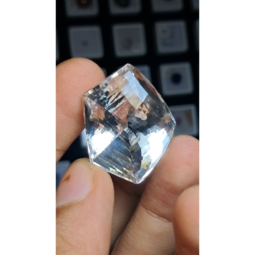 batu permata kinyang air cutting