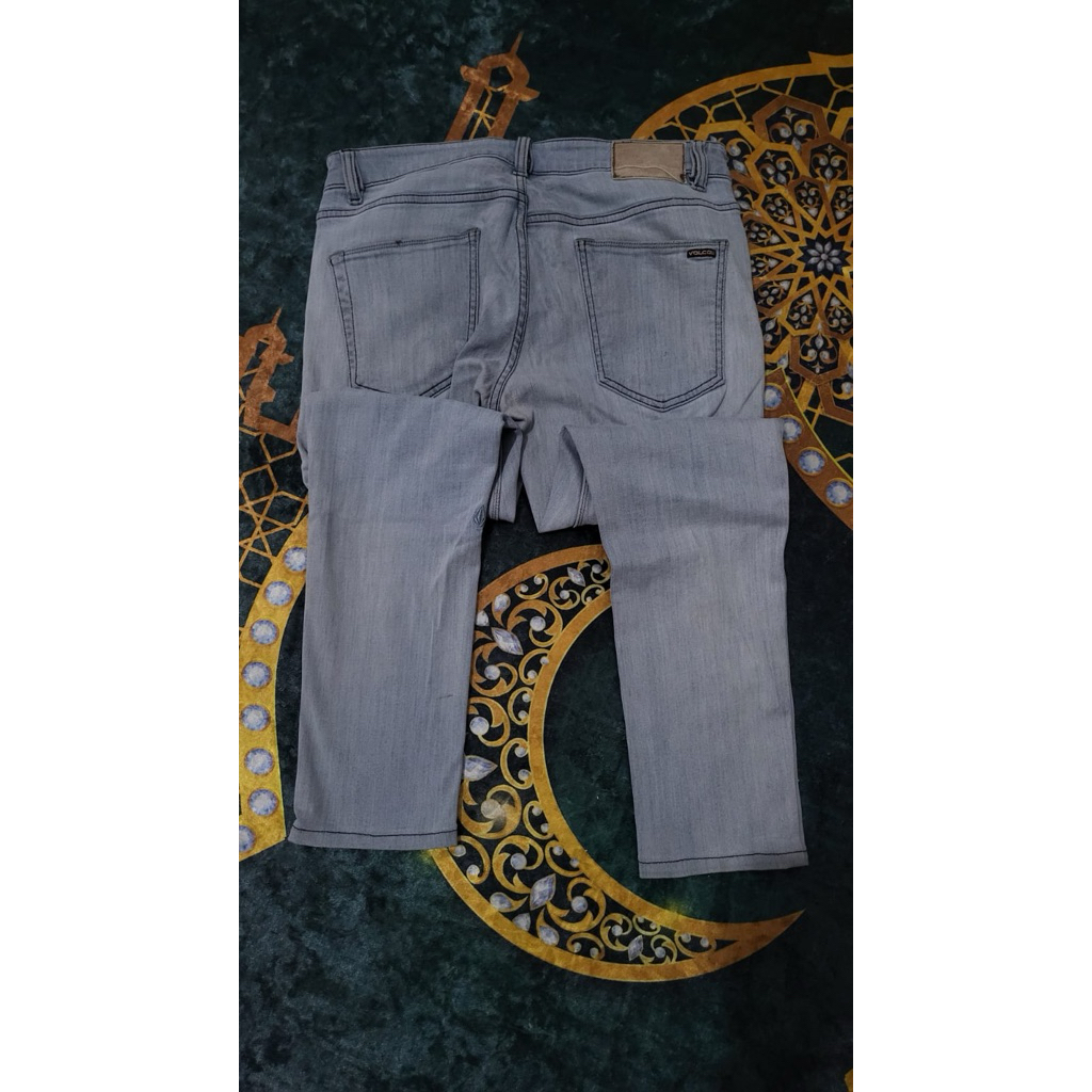 preloved celana jeans volcom