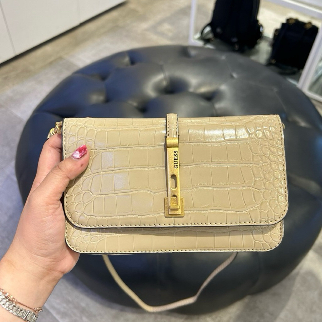 preloved tas selempang guess james mini ori