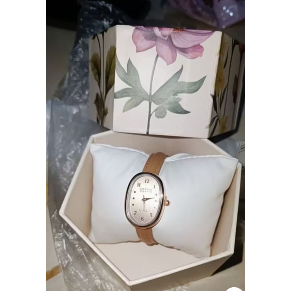 Jam tangan Sophie Martin