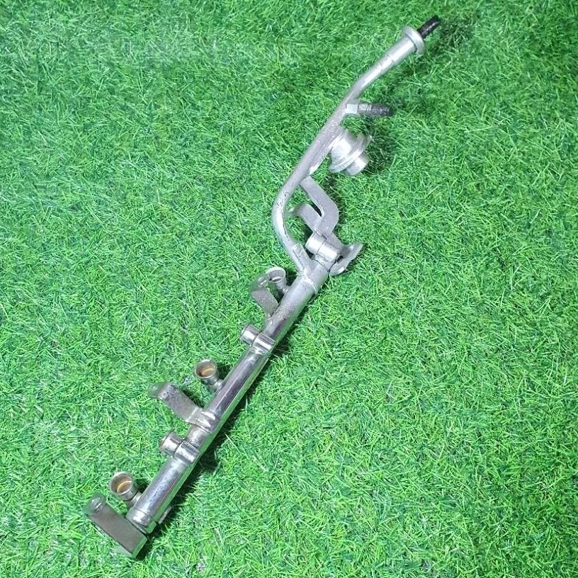 PIPA FUEL RAIL NOZZLE INJECTOR FORD ESCAPE XLT 3.0 AJ30 YL8E-9F792-GB ORIGINAL COPOTAN