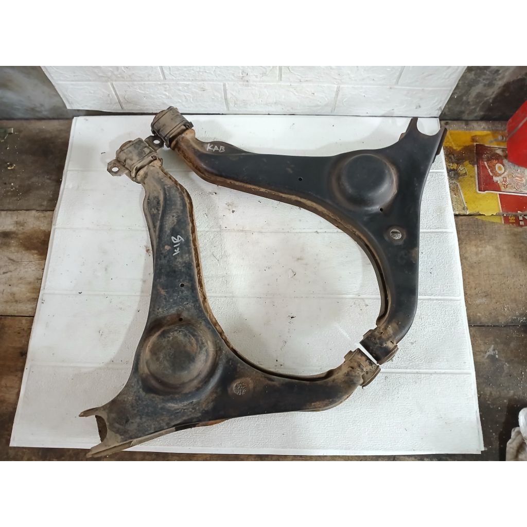 Arm Belakang (HARGA SATUAN) Suzuki Esteem 1.3cc