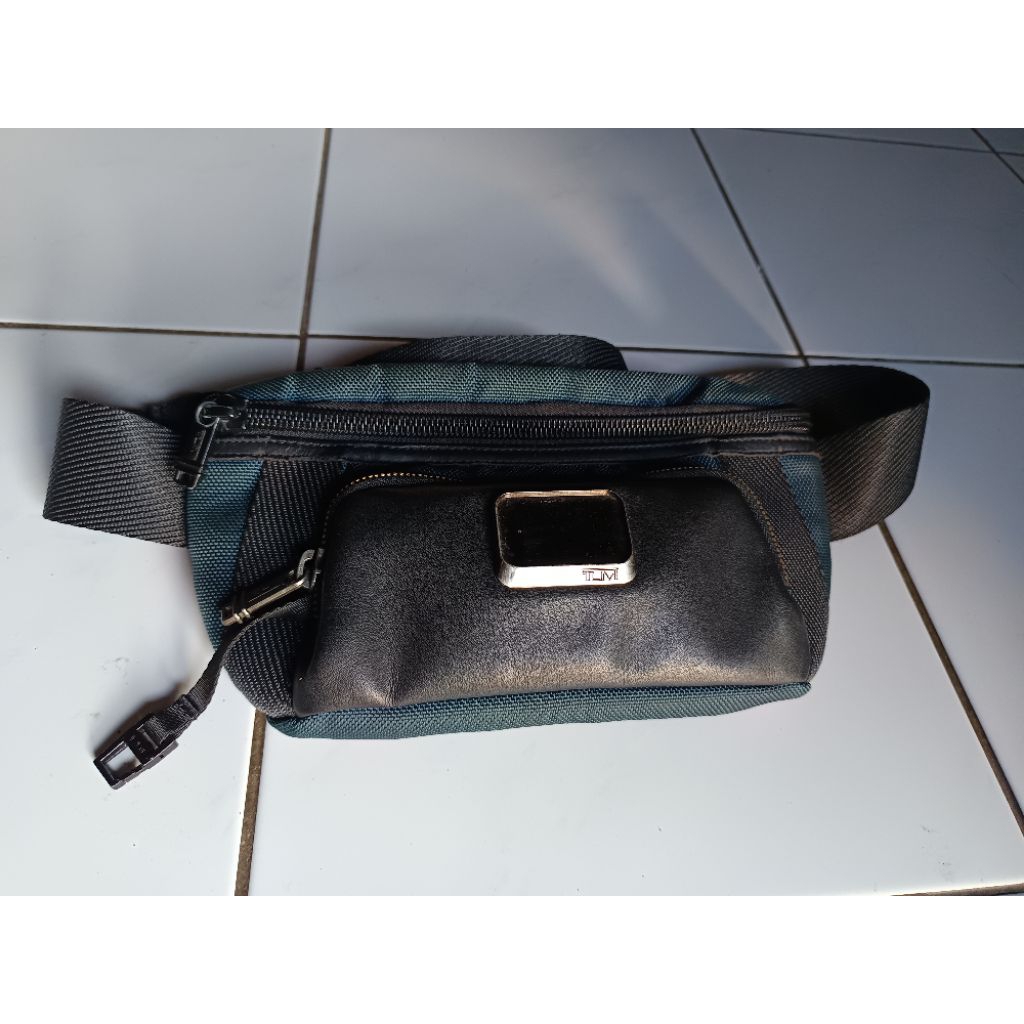 waistbag tumi bravo preloved auten