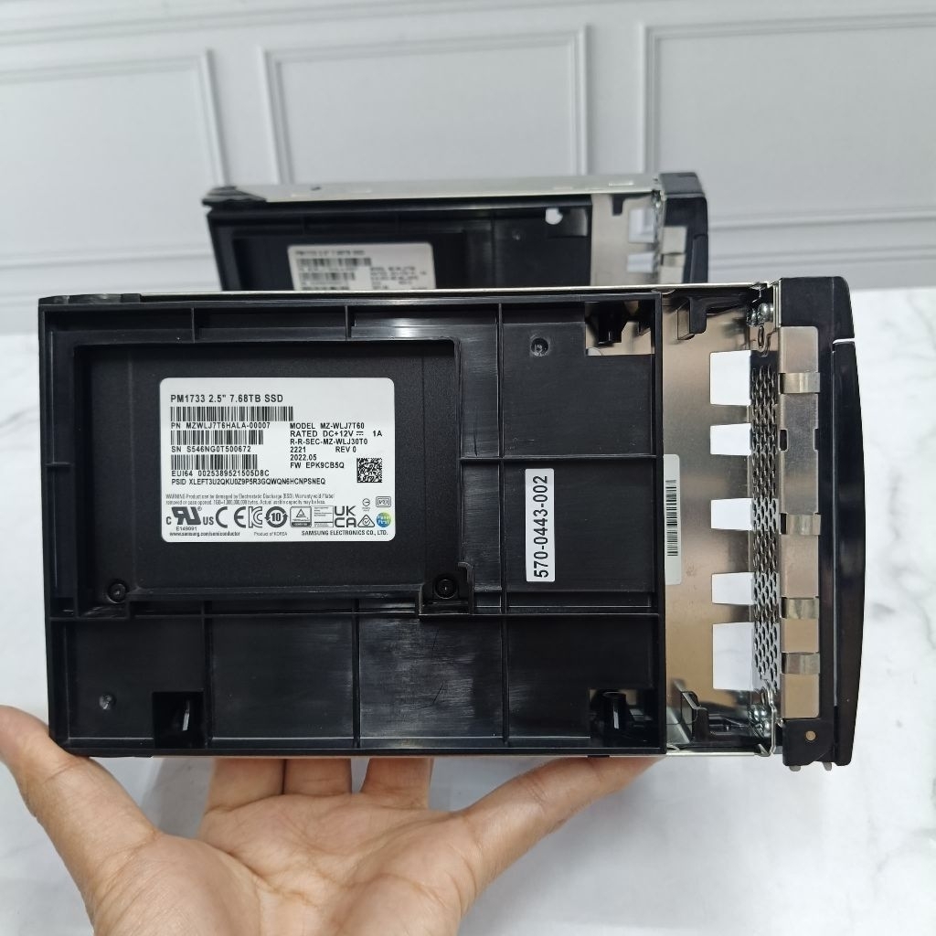 SSD SAS Samsung PM1733 7.68TB 2.5"( Solid State Drive ) + CADDY TRAY Garansi