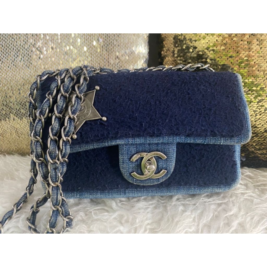 Tas Preloved Chanel* Sheepskin Denim Bag.