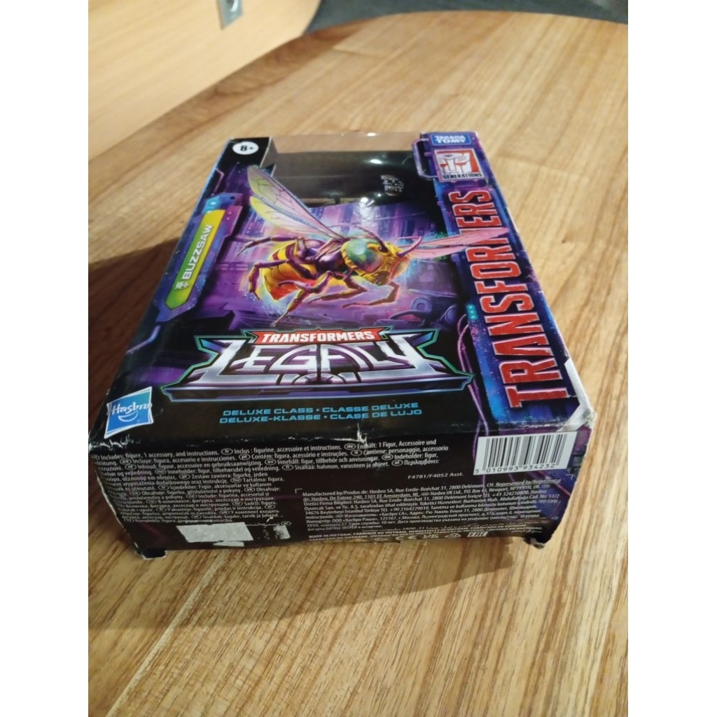 Transformers Legacy Deluxe Class Buzzaw