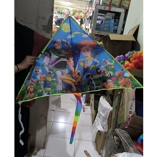 MAINAN ANAK LAYANGAN TRANGLE KITE LAYANG-LAYANG 110CM