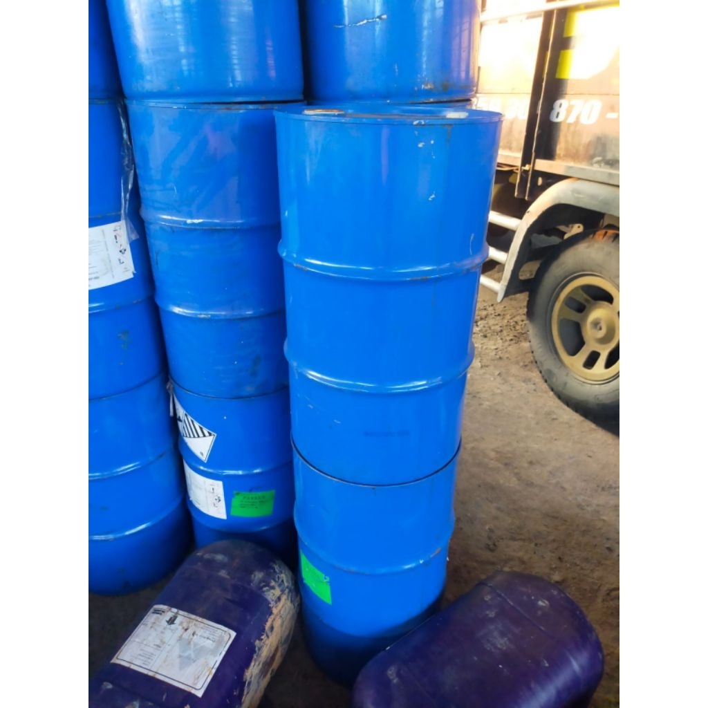 drum besi 50liter bekas parfum..sangat tebal mulus luar dalam siap pakai.untuk kulakan solar.bensin.