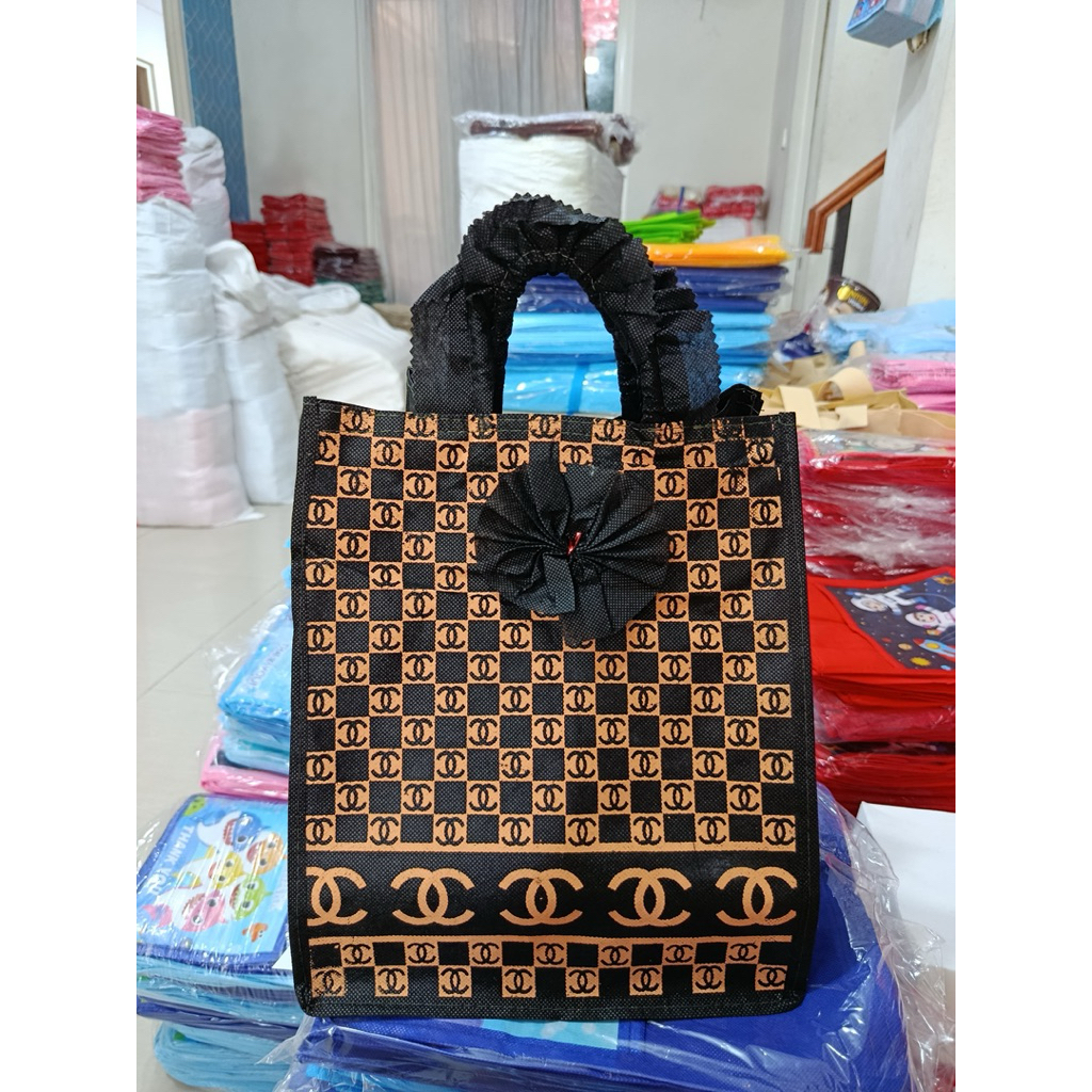 TAS HAJATAN KOTAK RENDA HITAM 22x22x30