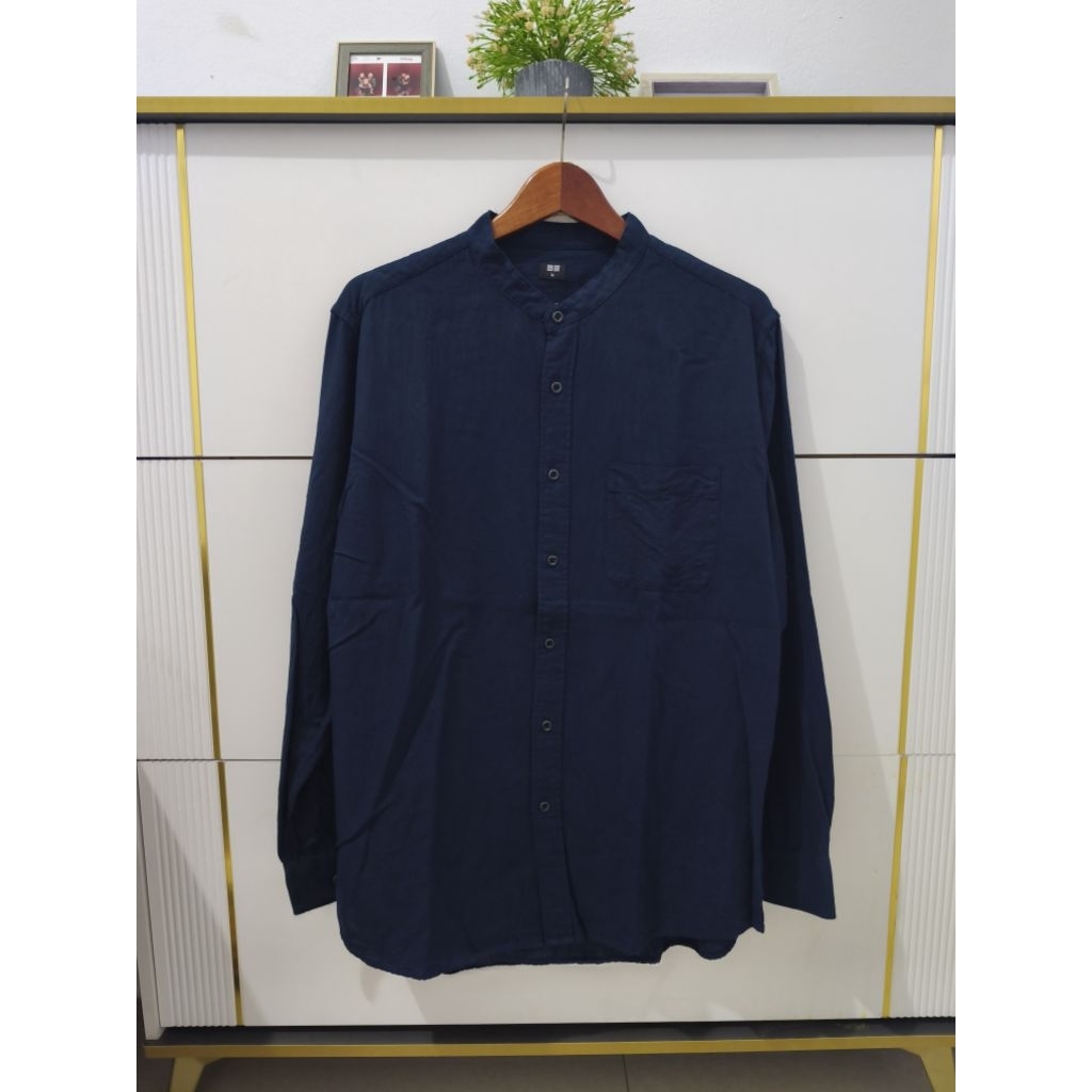 kemeja uniqlo kerah shanghai Navy xl