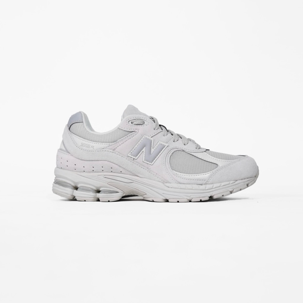 SNEAKERS 2002R LIGHT GREY UA2002RGR ( KULIT SAPI ) - RESMI MAP