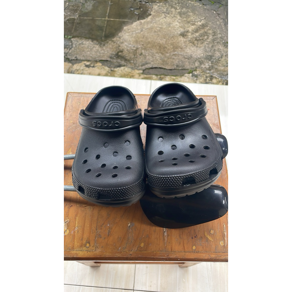 sendal crocs cutting