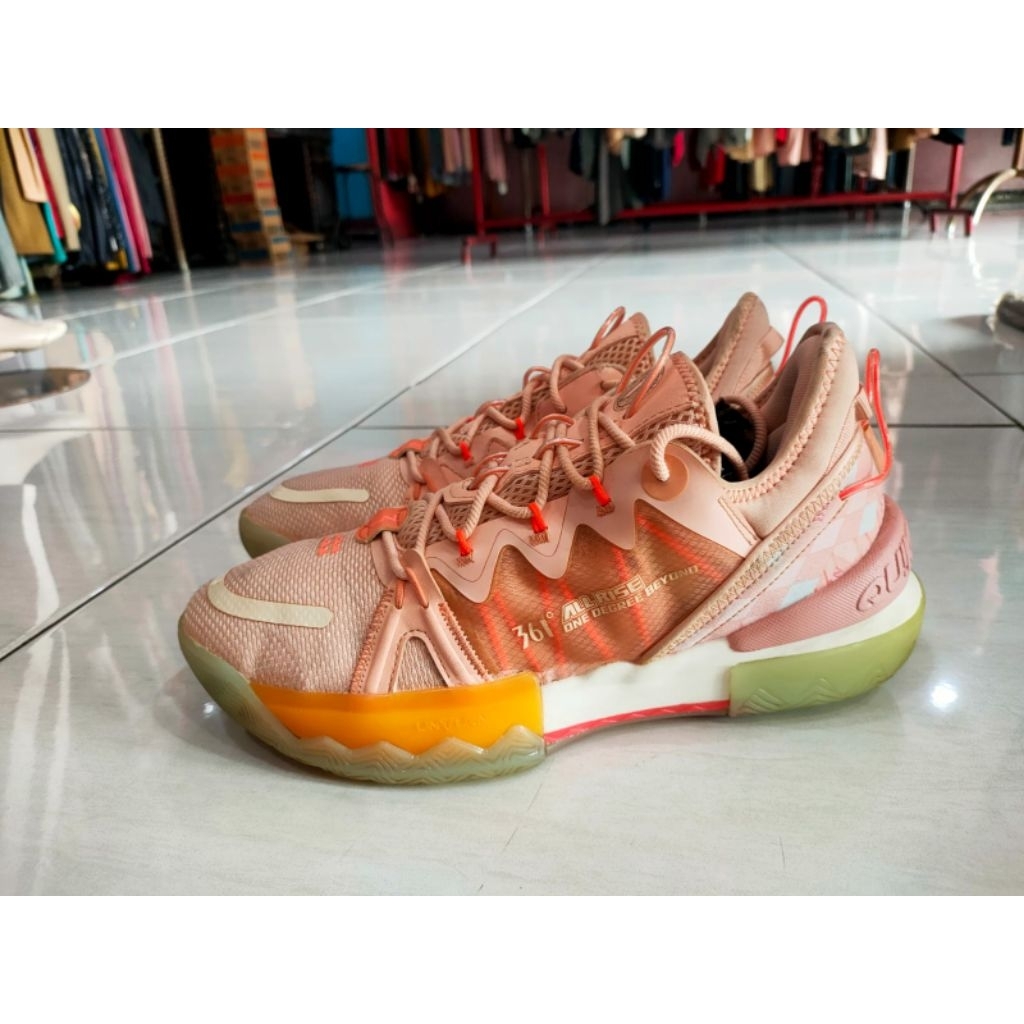 Sepatu Basket 361 size 43