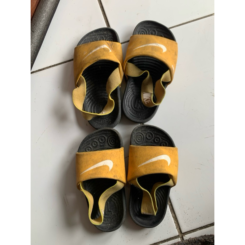 nike sandal anak 10c dan 6c preloved