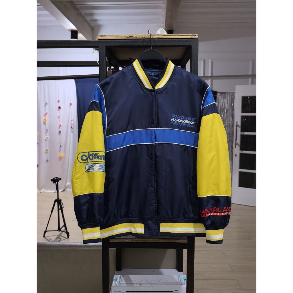jaket Varsity pull and bear