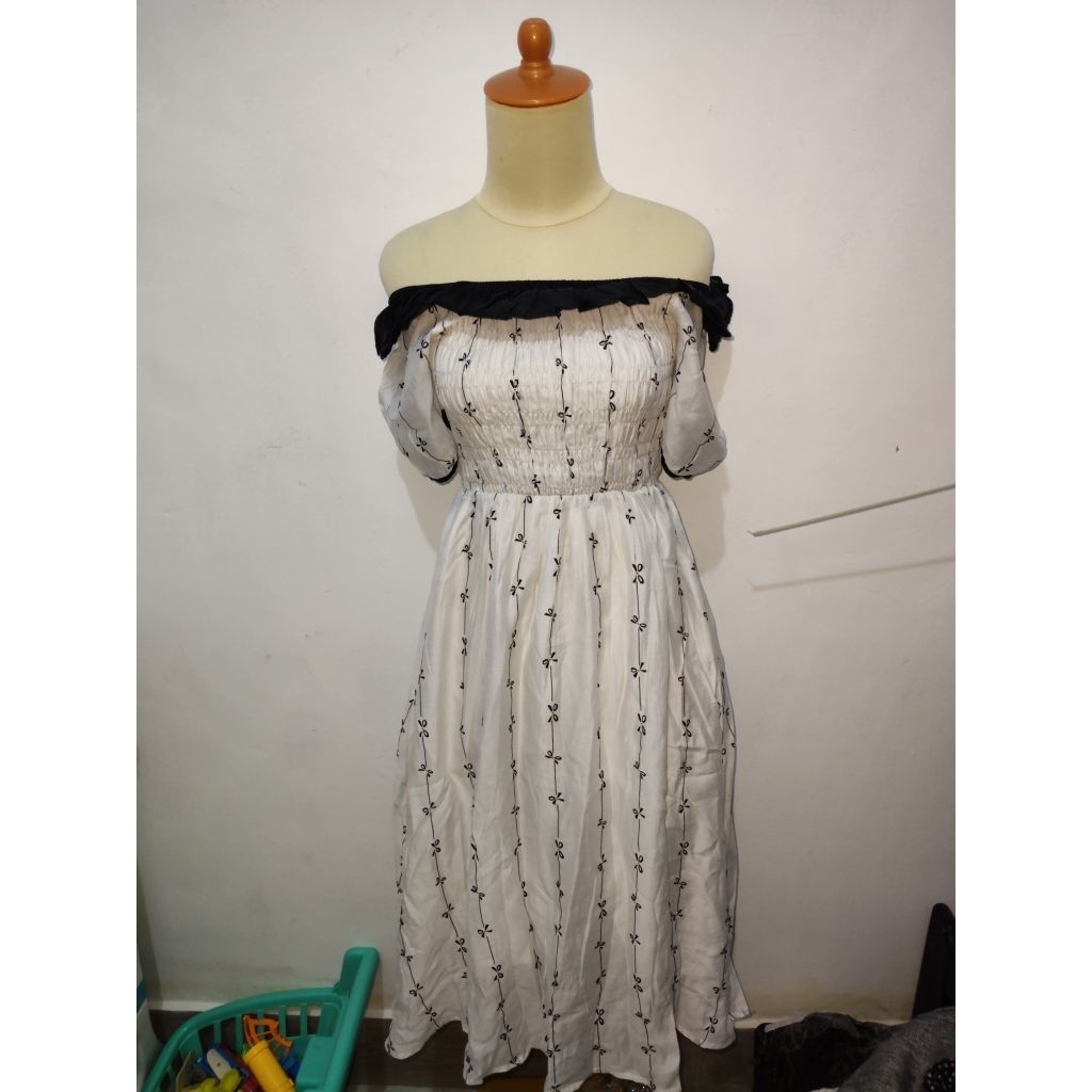dress wanita kekinian Korean style preloved like new