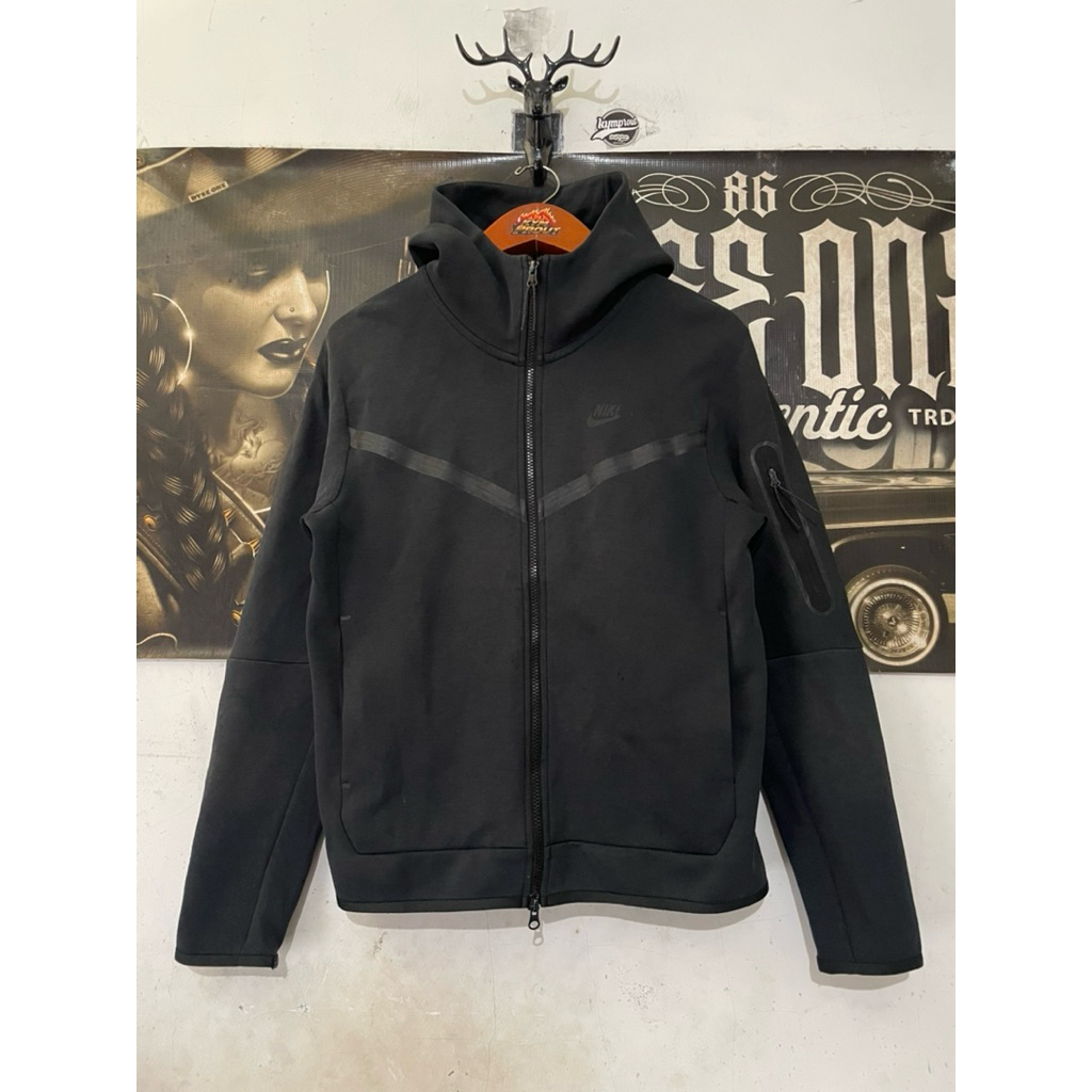 zip hoodie nike second