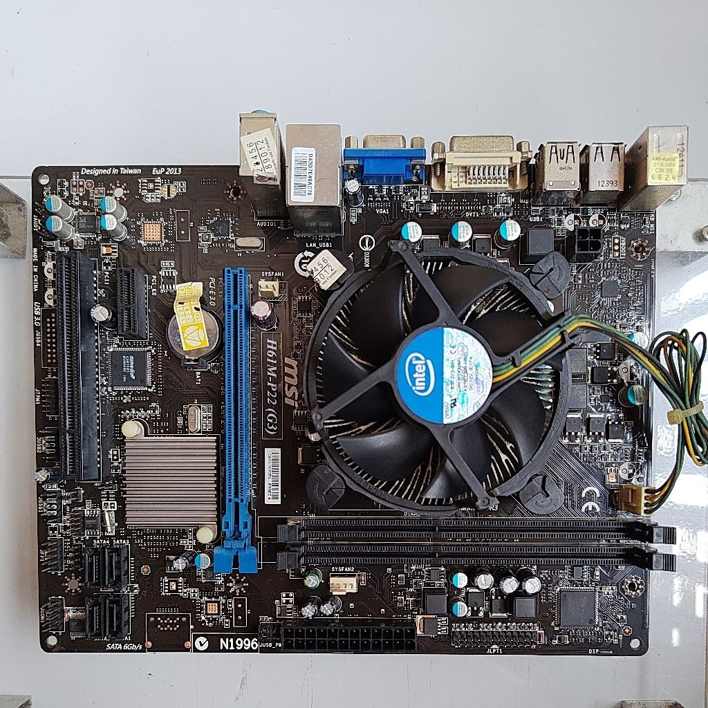 motherboard MSI H61M-P22 G3+prosesor core i3-2100