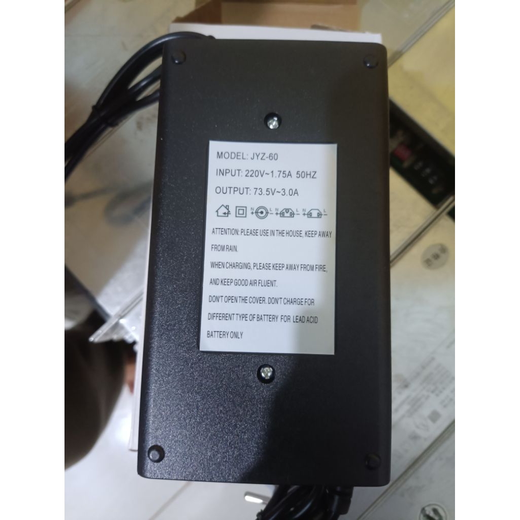Charger Batre AKI motor listrik 60v 20ah, output 73,5v 3A