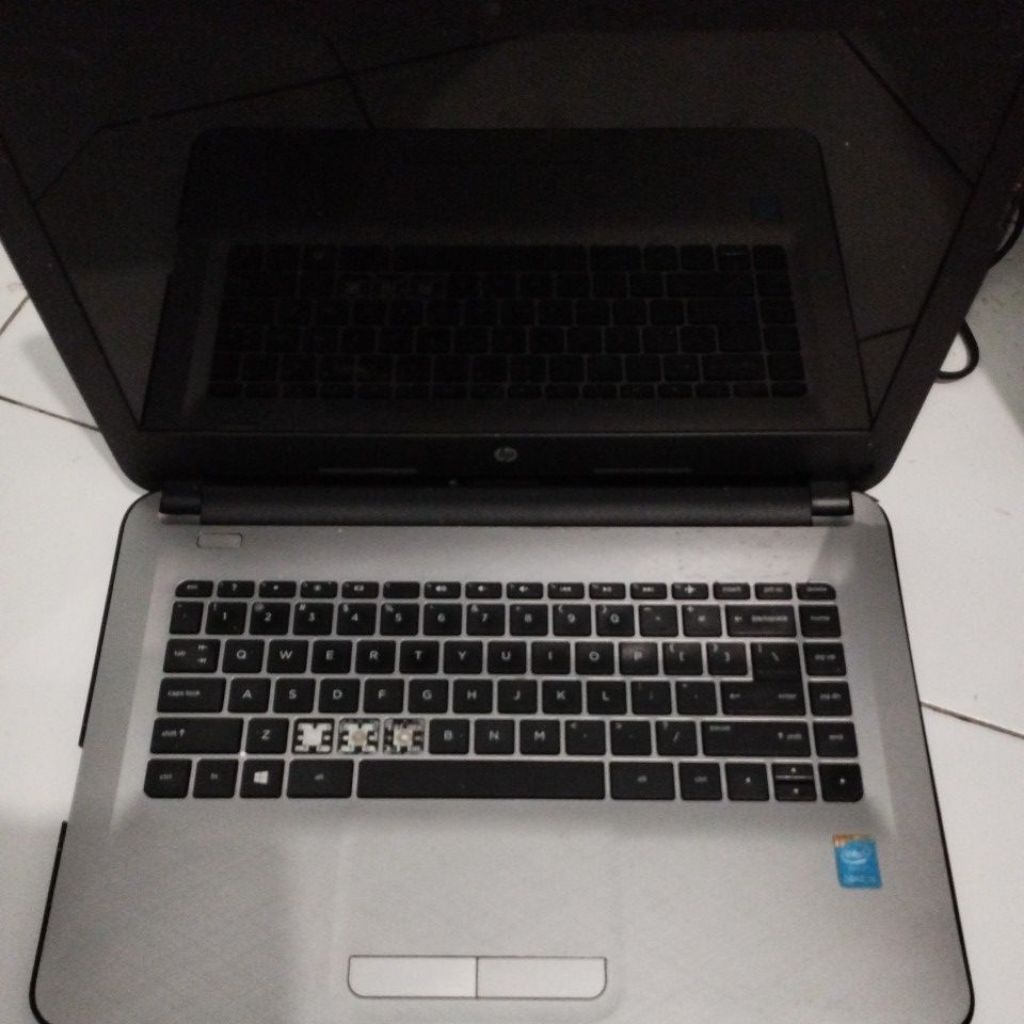Laptop HP 14-ac067TU i3 gen 4