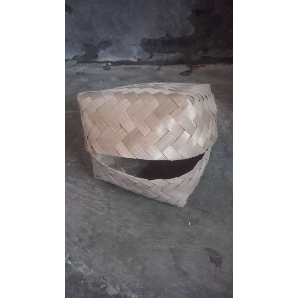 besek berkat anyaman bambu berkualitas harga per pasang