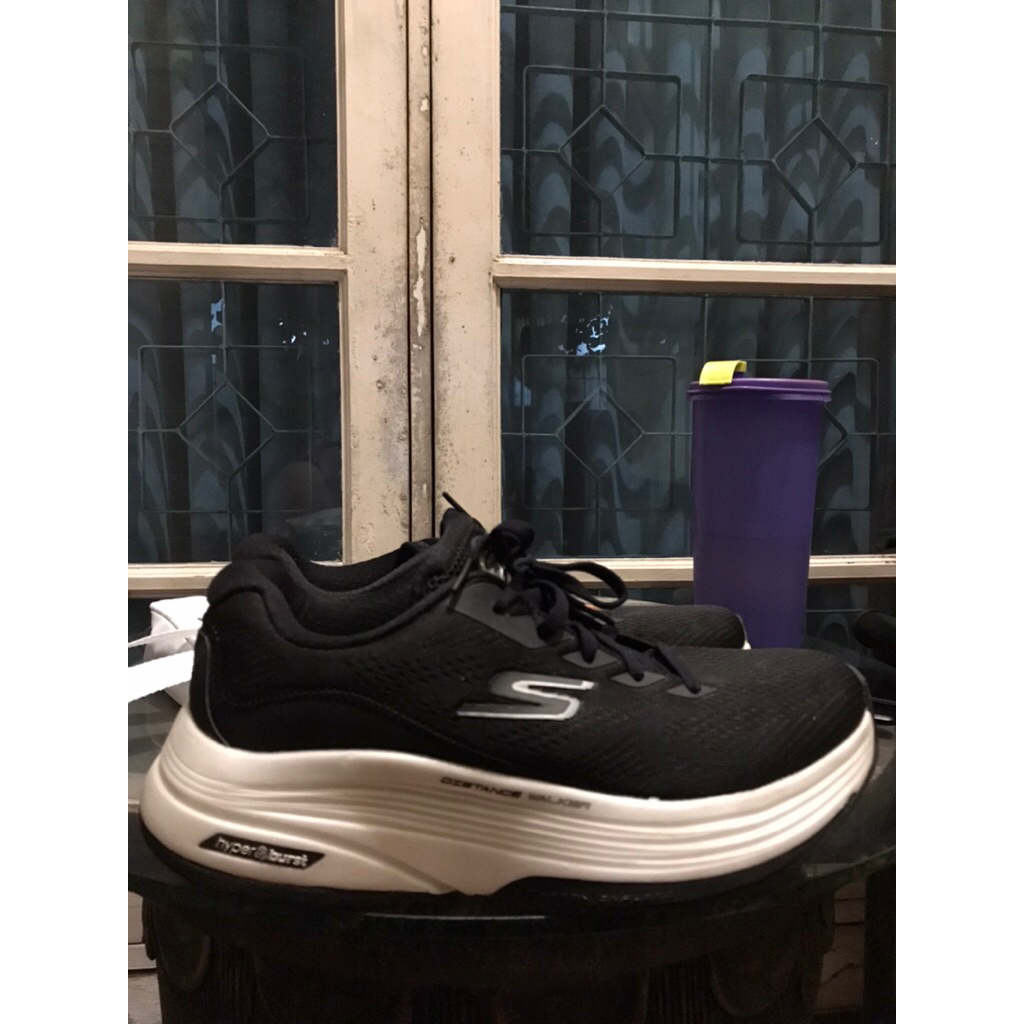 Sepatu Running Skechers Distance Walker