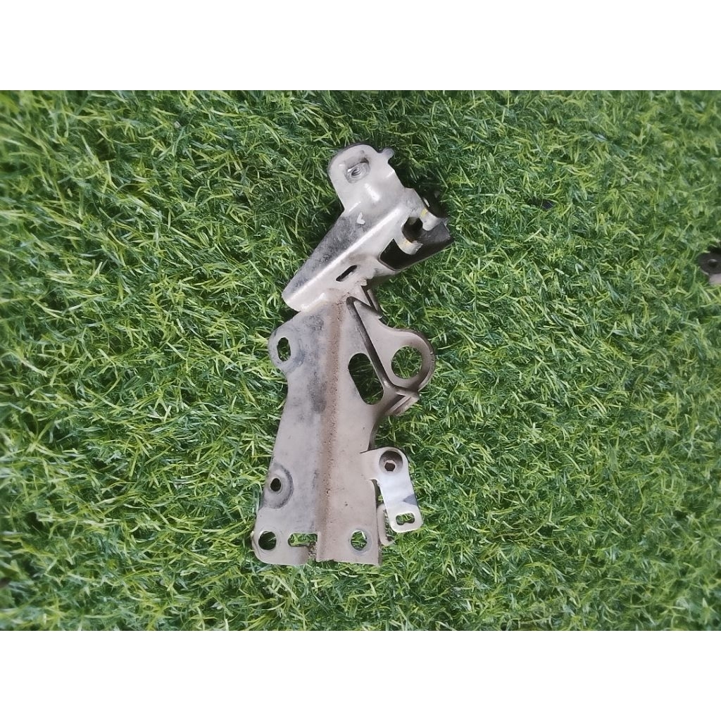 breket tameng depan aerox old