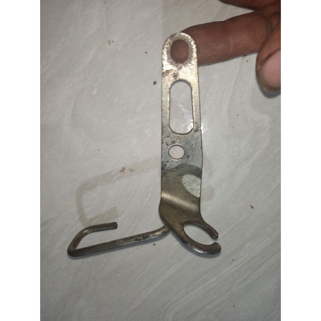 breket dudukan switch rem belakang Yamaha Vixion