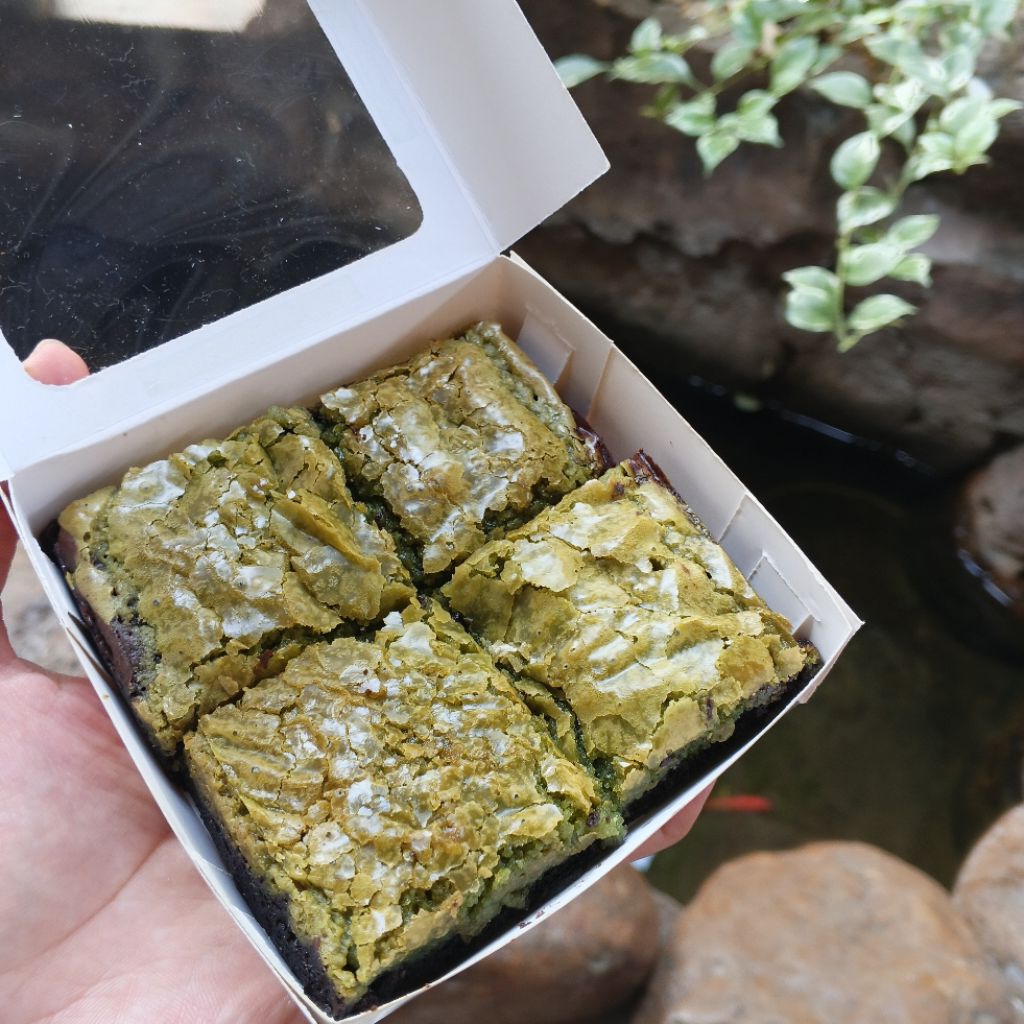 Fudgy Brownies Matcha