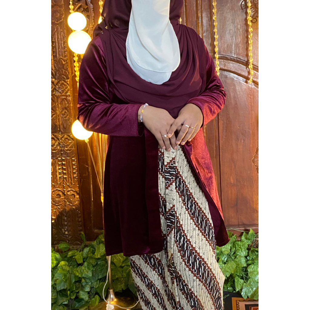 Prelove PL kebaya kutu baru bludru maroon uk XXL