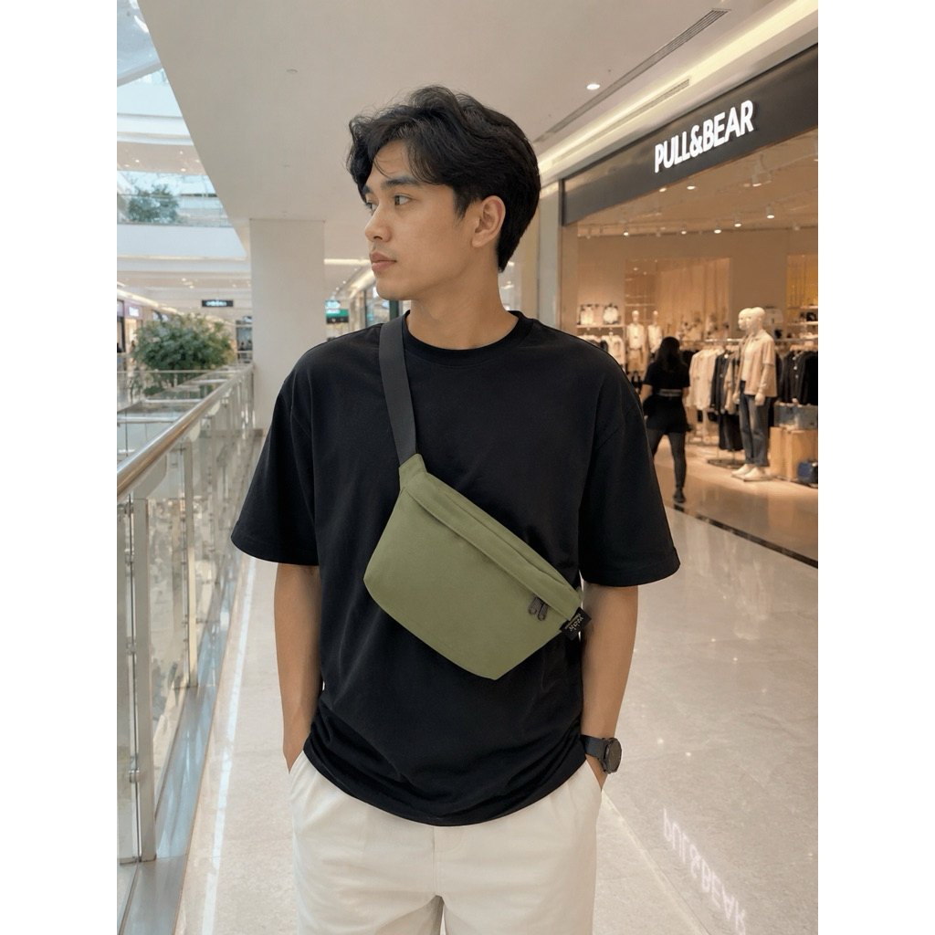 preloved sling bag / waist bag uniqlo