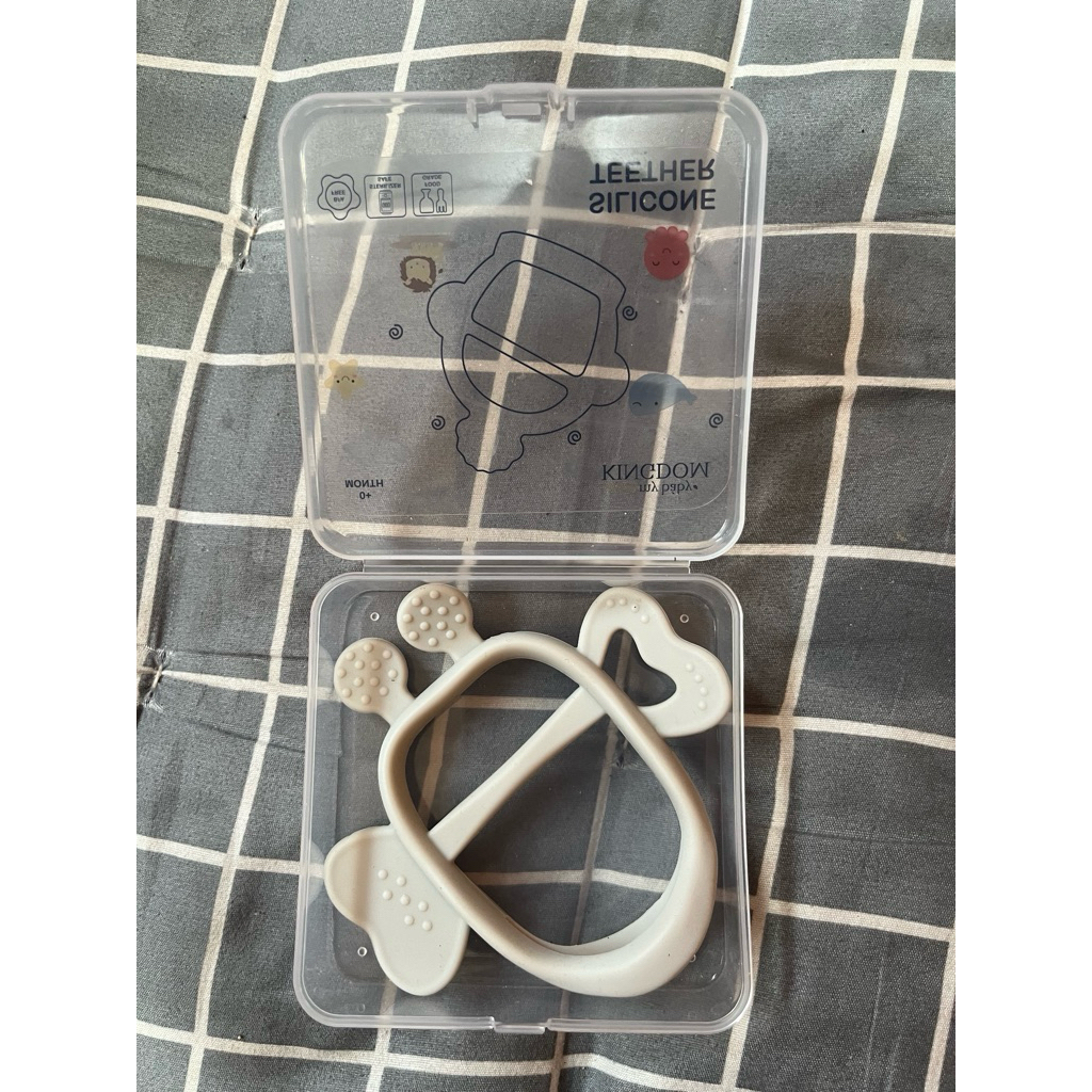 (PRELOVED) MY BABY KINGDOM silicone be teether baby