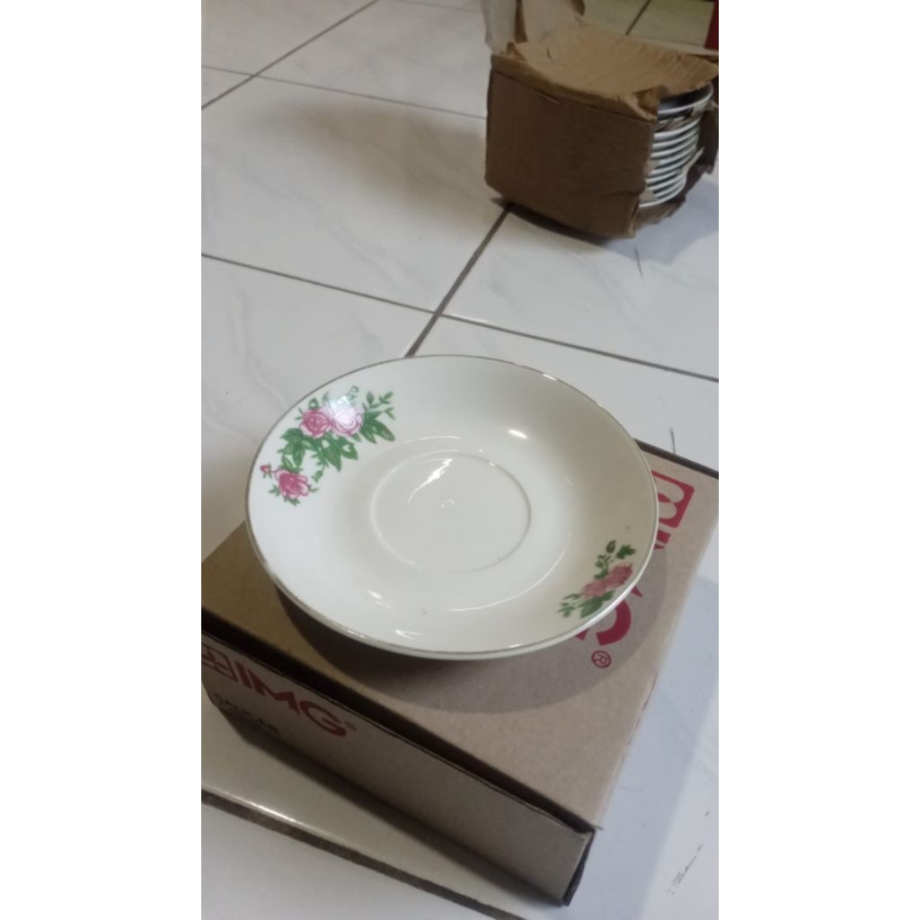 lepek/tatakan gelas keramik jadul motif bunga/lepek RRT keramik jadul
