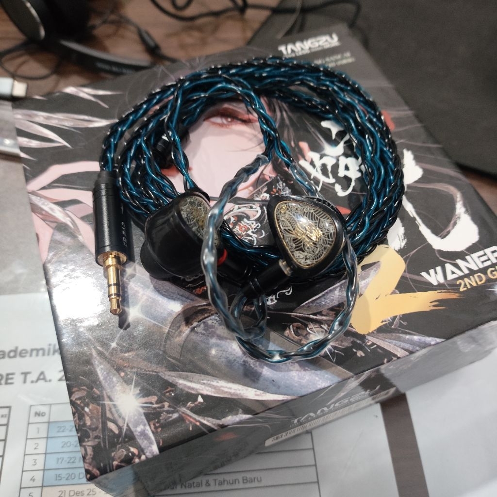 Aneka perintilan iem preloved