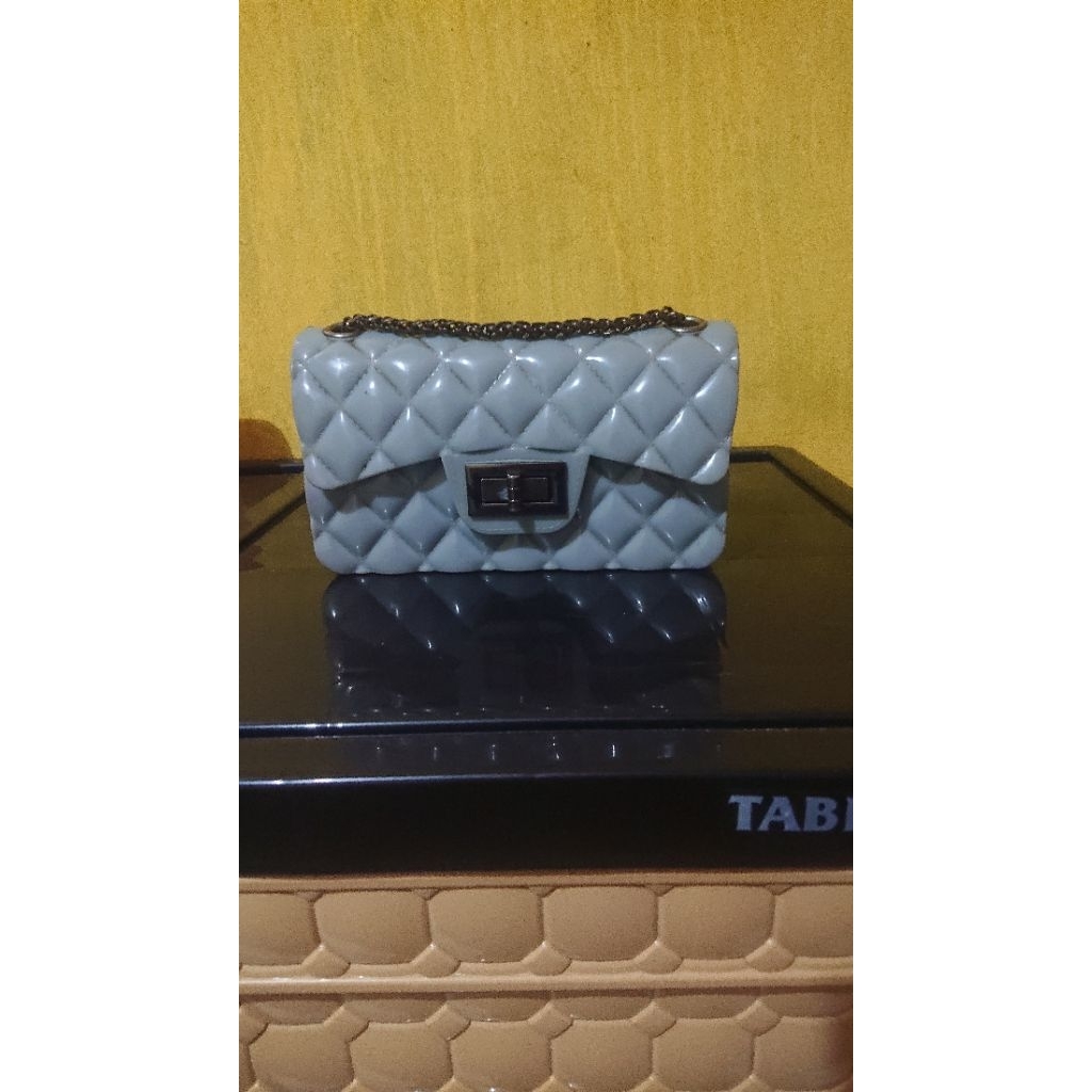 fashion wanita tas jelly glossy, tas selempang preloved