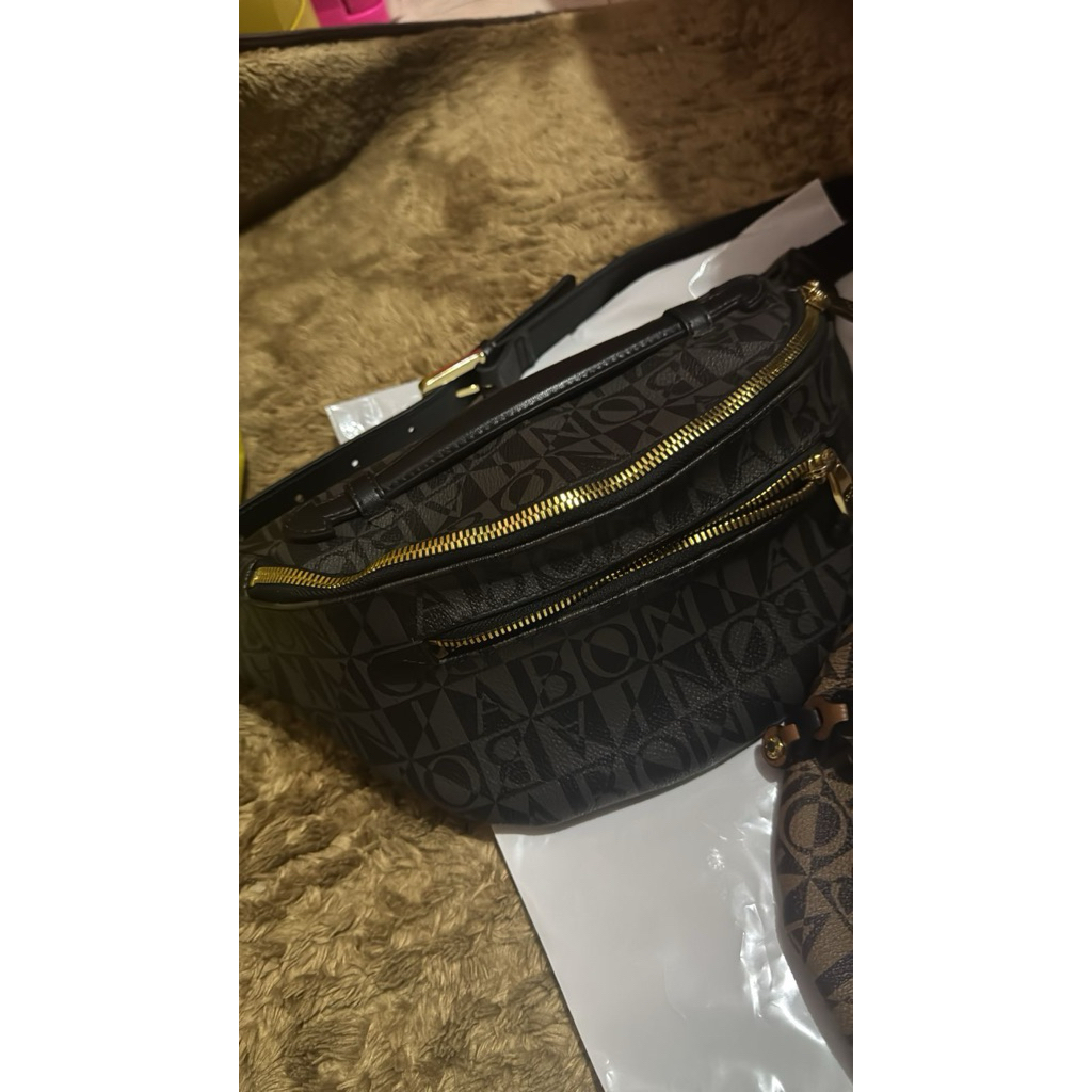 wb bonia authentic mulus like new jarang dipakai ..
