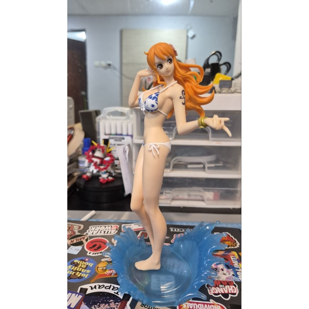 Glitter and glamours Nami splash style