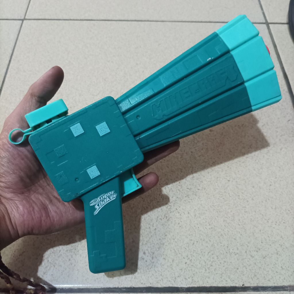 Original Hasbro X Nerf Minecraft Super Soaker Water Gun Pistol Air Mainan