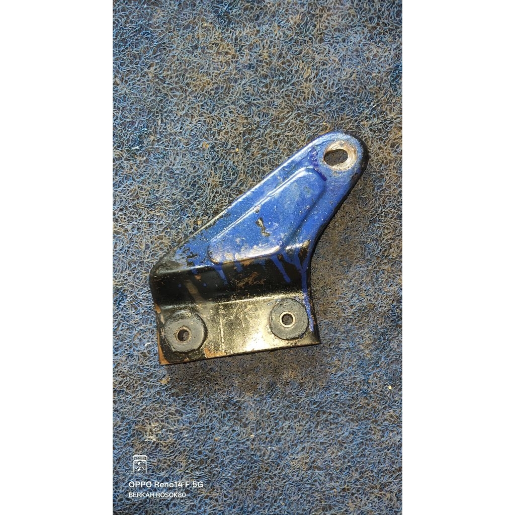 breket pangkon knalpot Suzuki trs TRS original second