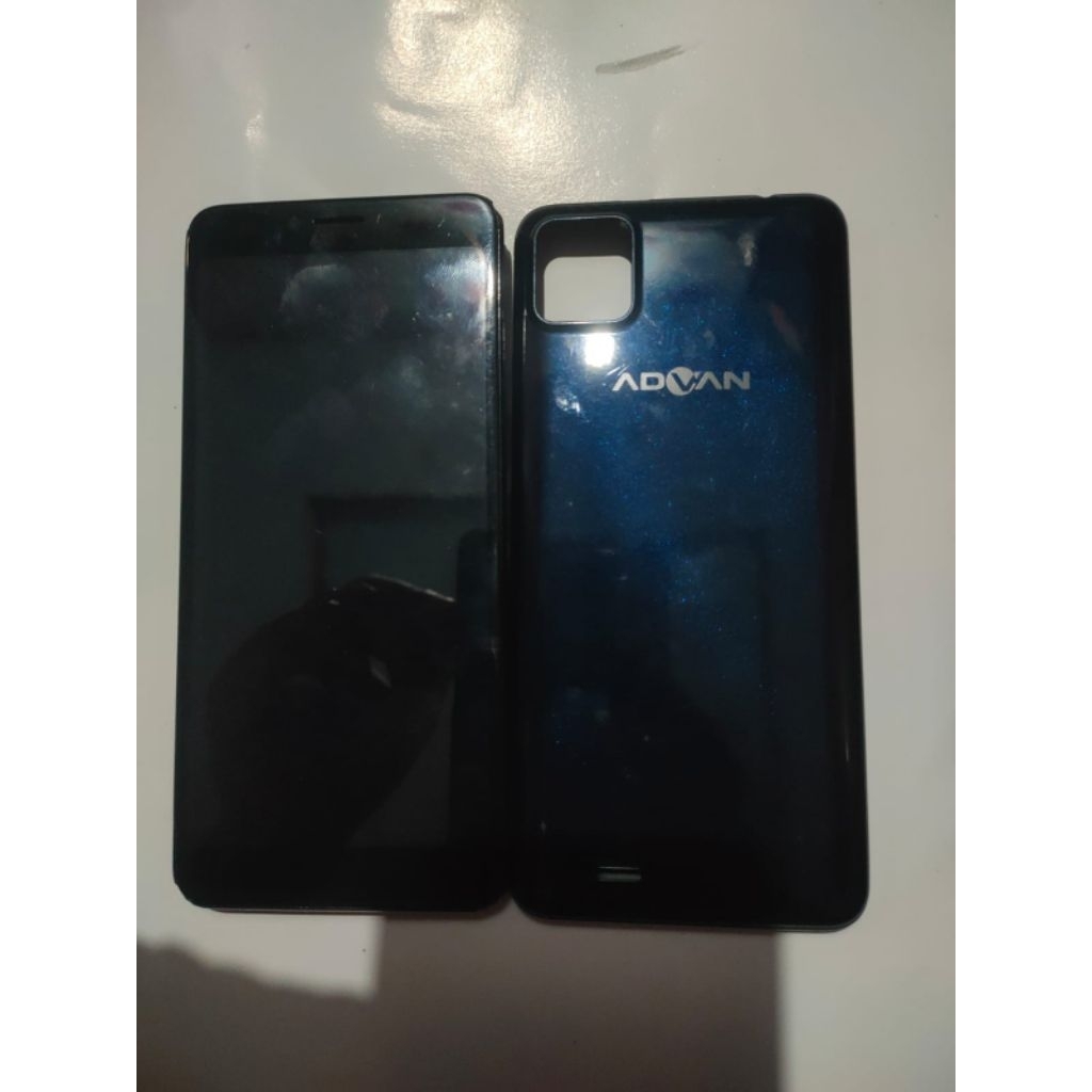 jual lcd advan nasa plus ori copotan maaf jual lcd aja plus kesing yah sentuh udah di lepas ga ajala