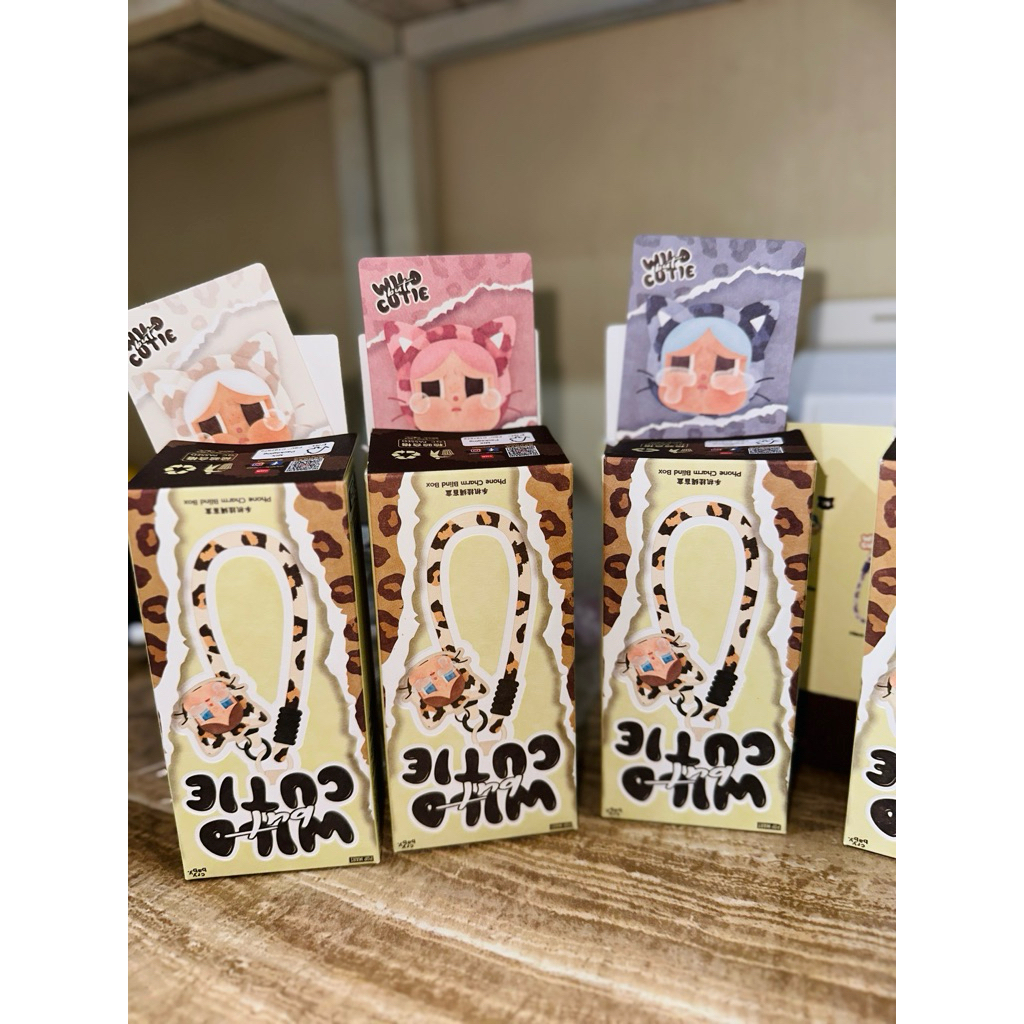 POPMART WBC STRAP PHONE (fashion baju)