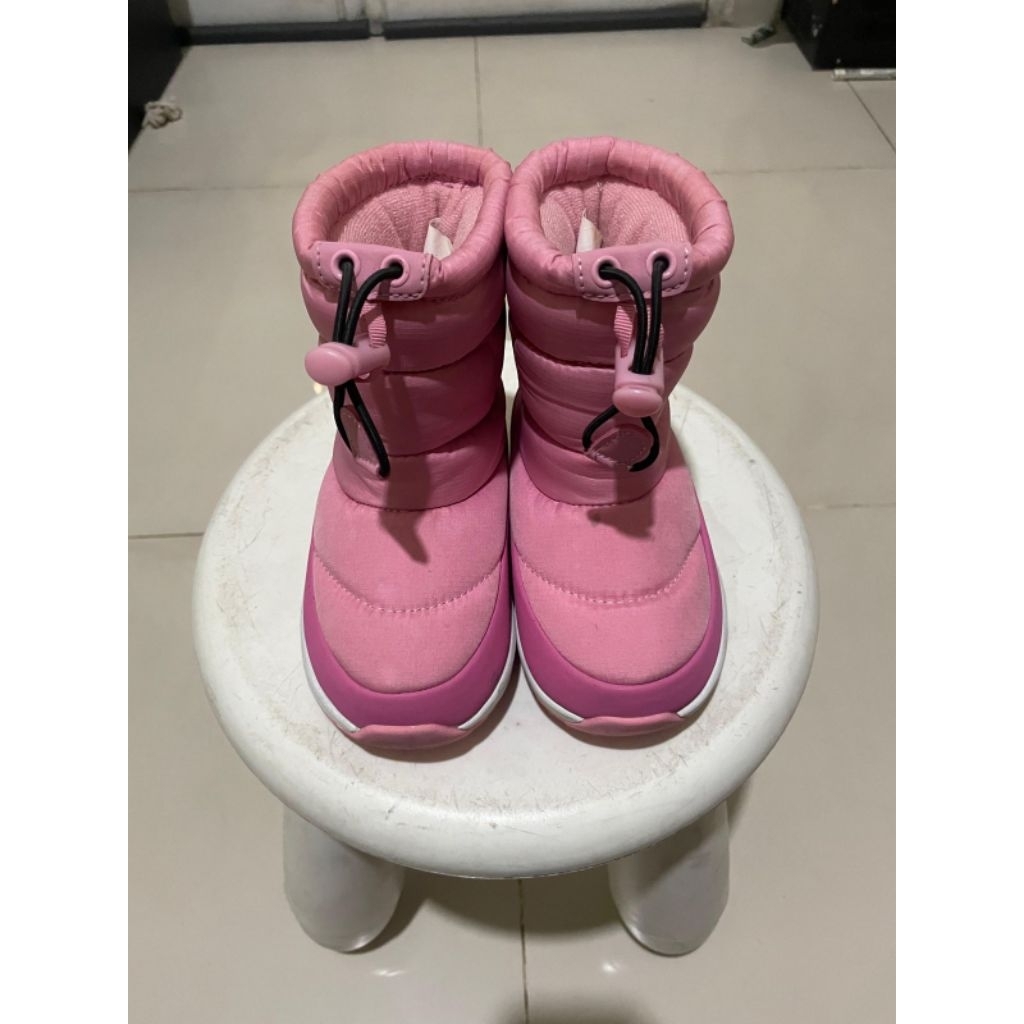 Sepatu musim dingin ( winter boots ) anak perempuan