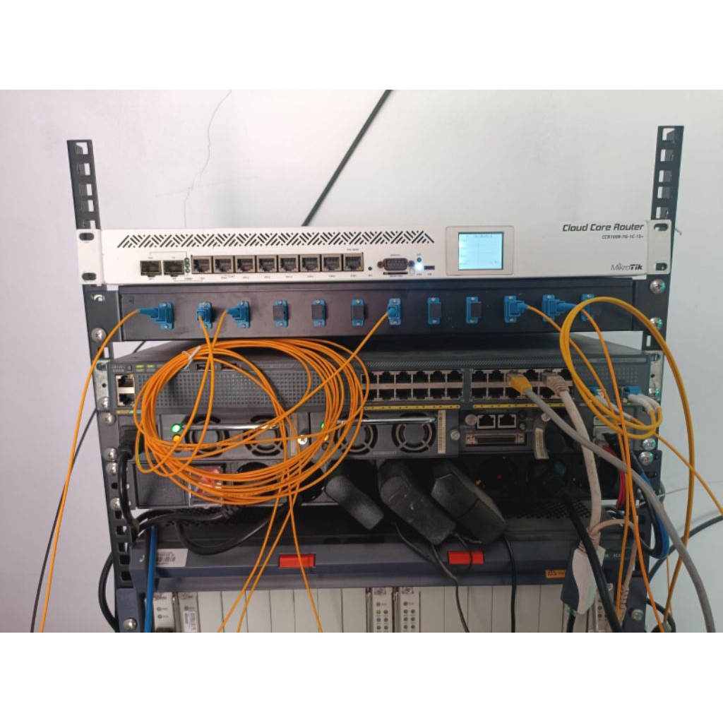 Router Mikrotik CCR1009-7G-1C-1S+ Bekas - Core Router Performa Tinggi