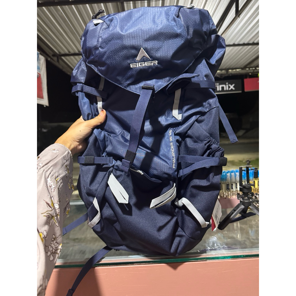 Carrier Eiger Phalanger 35L free rain cover