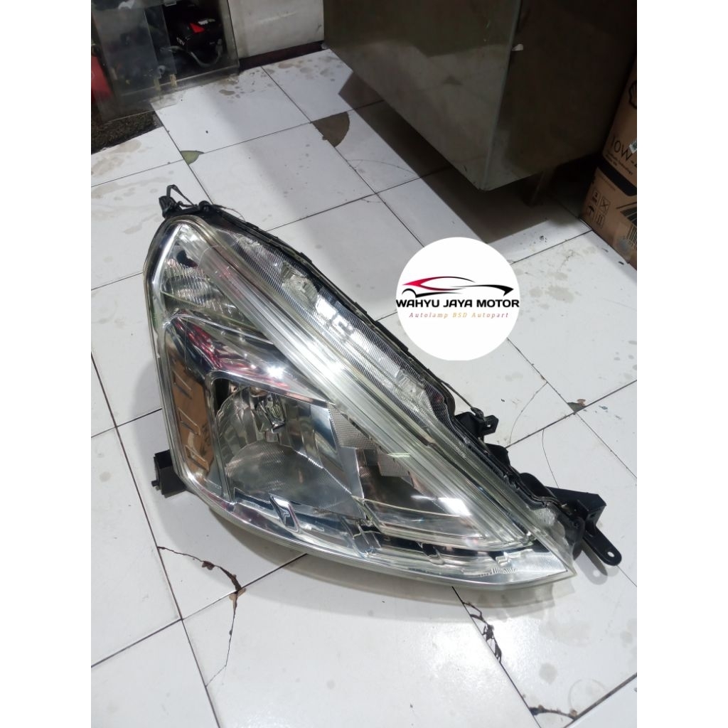 Headlamp lampu depan Nissan Livina L11 2015 2016 Original Kanan RH