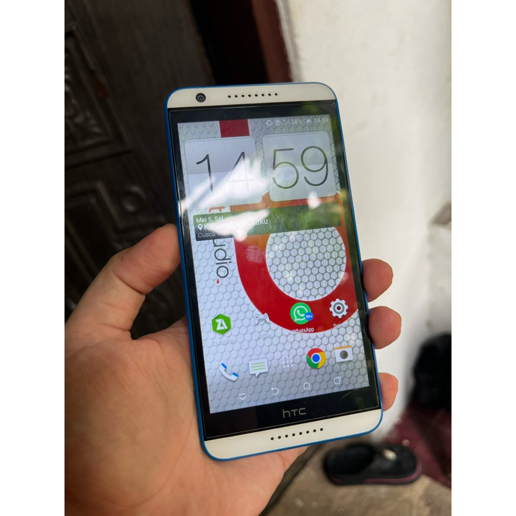 HTC desire 820