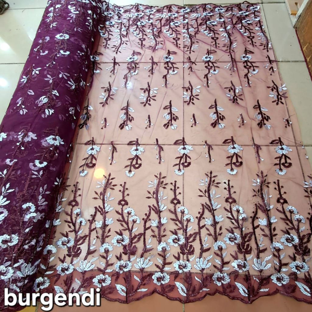 kain tile bordir bredsmend motif bunga dua warna