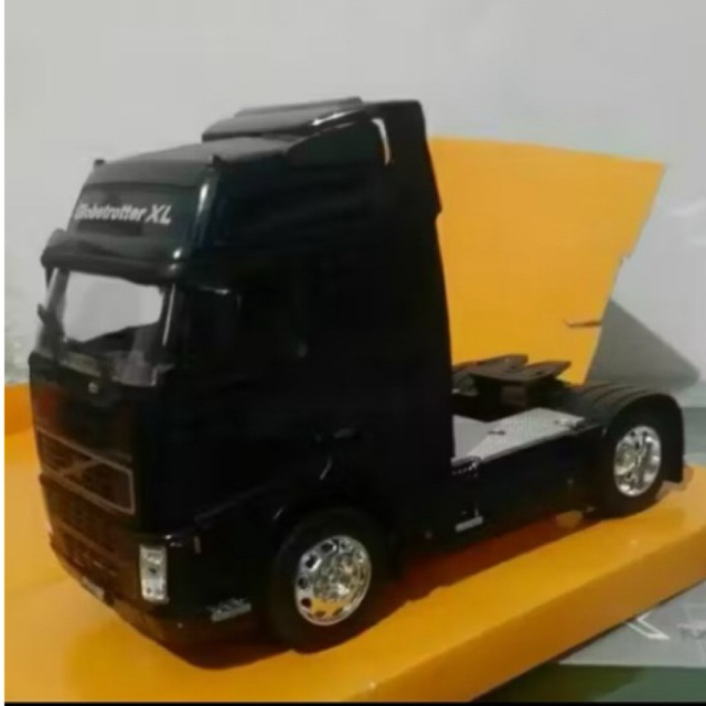 Diecast Welly Super Haulier Volvo FH12 Baru Bukan Bekas Komplit